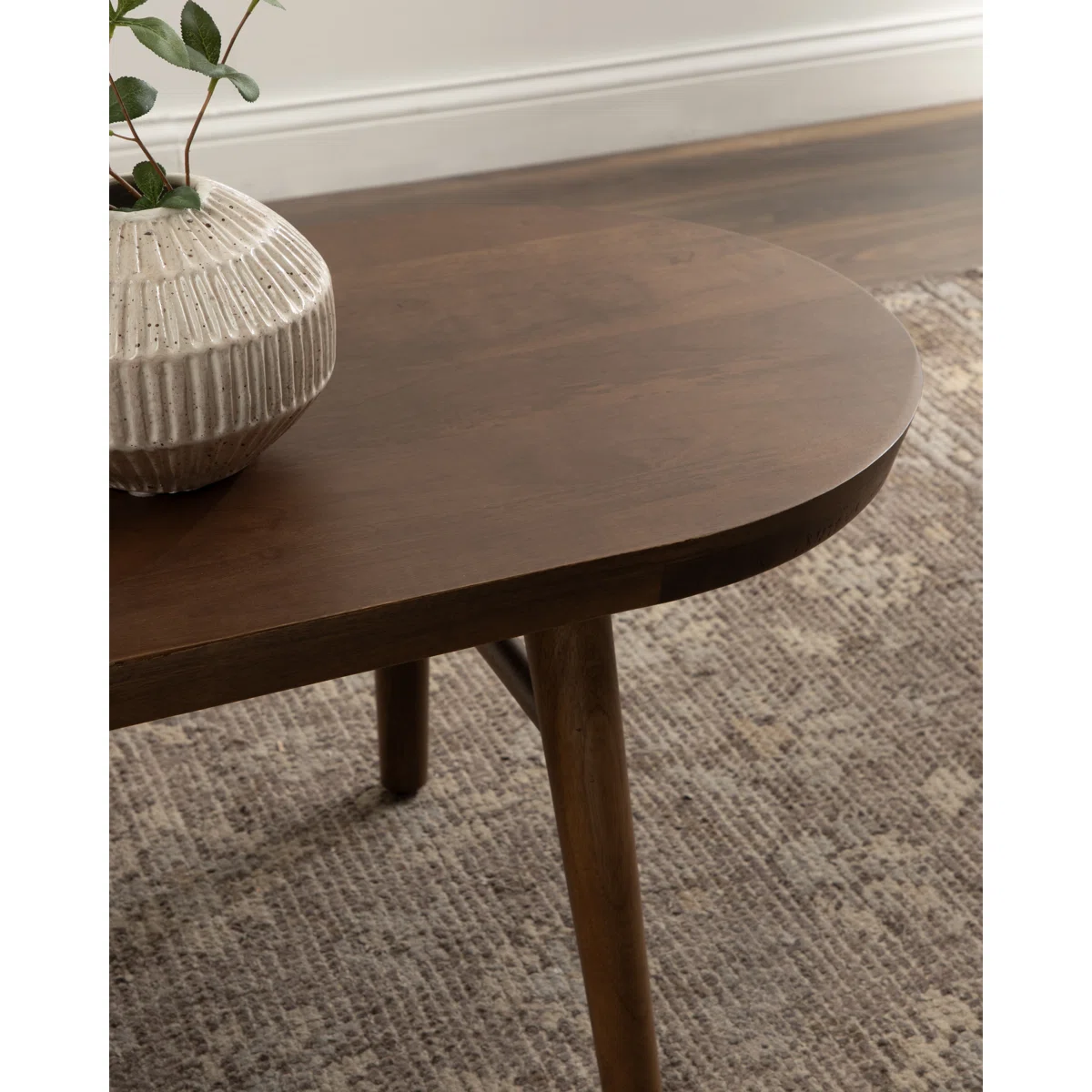 Oval coffee table with tapered legs – natural and brown Aesthetic craft