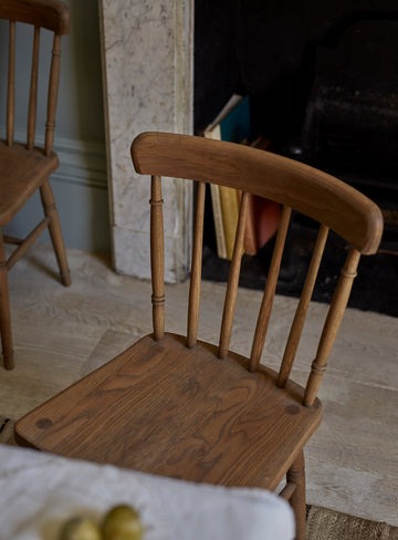 Windsor chair in pine wood, natural brown finish