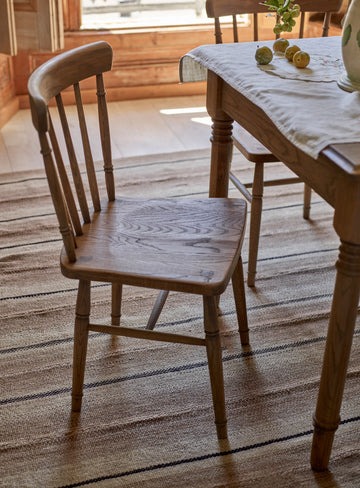 Windsor chair in pine wood, natural brown finish