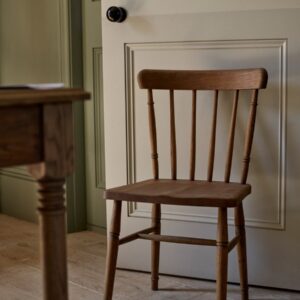 Windsor chair in pine wood, natural brown finish