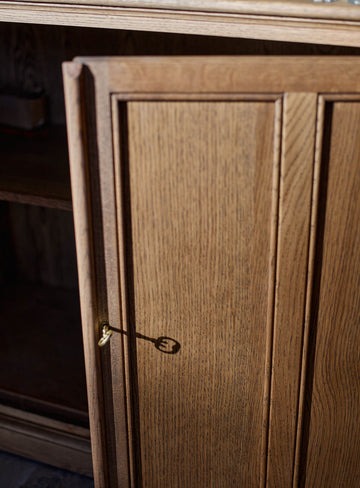 Wooden sideboard with 2 doors and lock, pine wood cabinet in natural brown finish