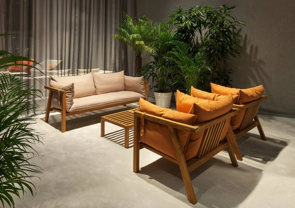 Outdoor sofa set 1+2+3 with coffee table in teak wood finish and removable cushions