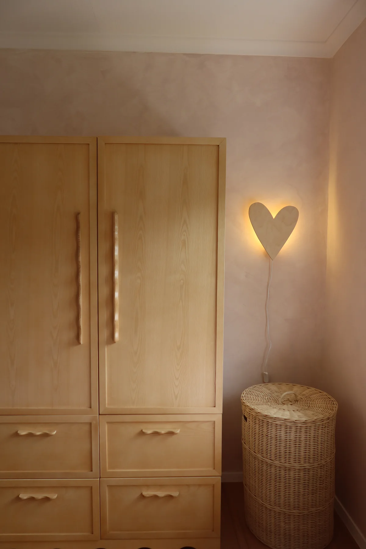 Minimalistic wardrobe in teak wood with natural finish