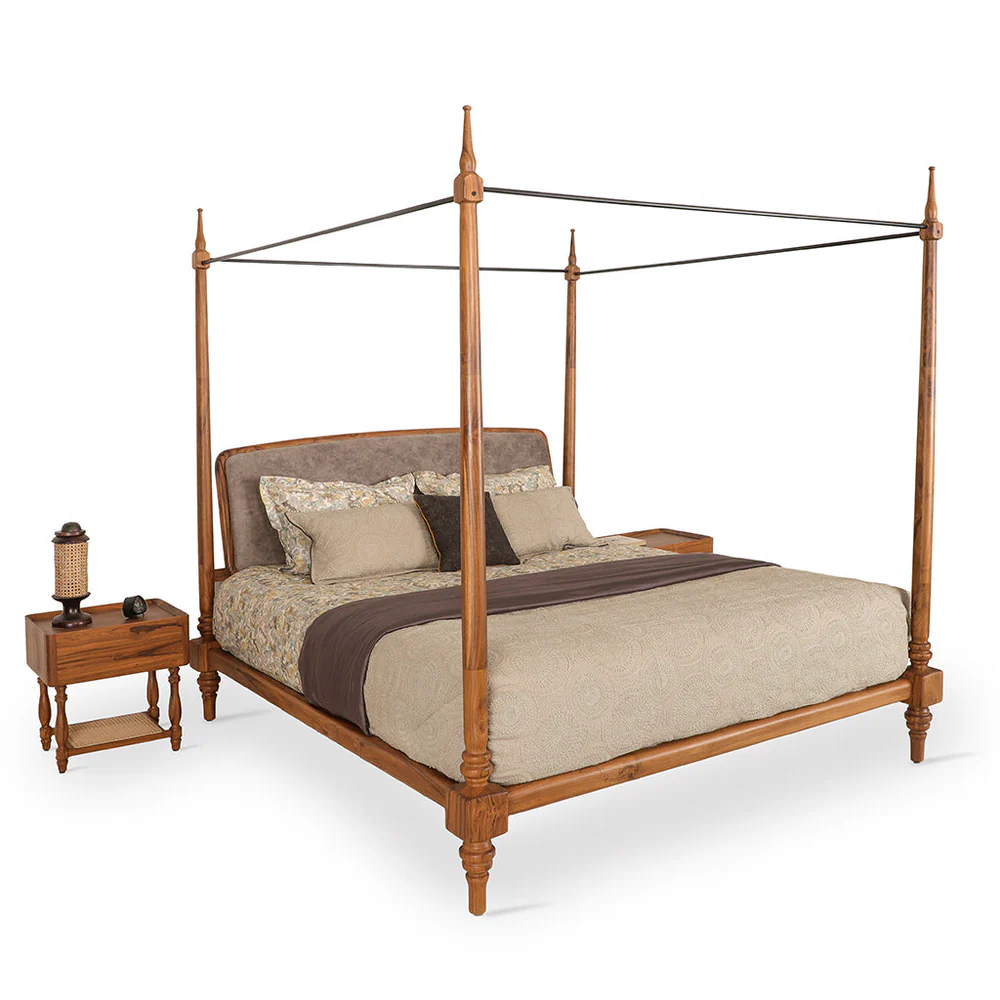 Wooden poster bed in teak wood with natural brown finish