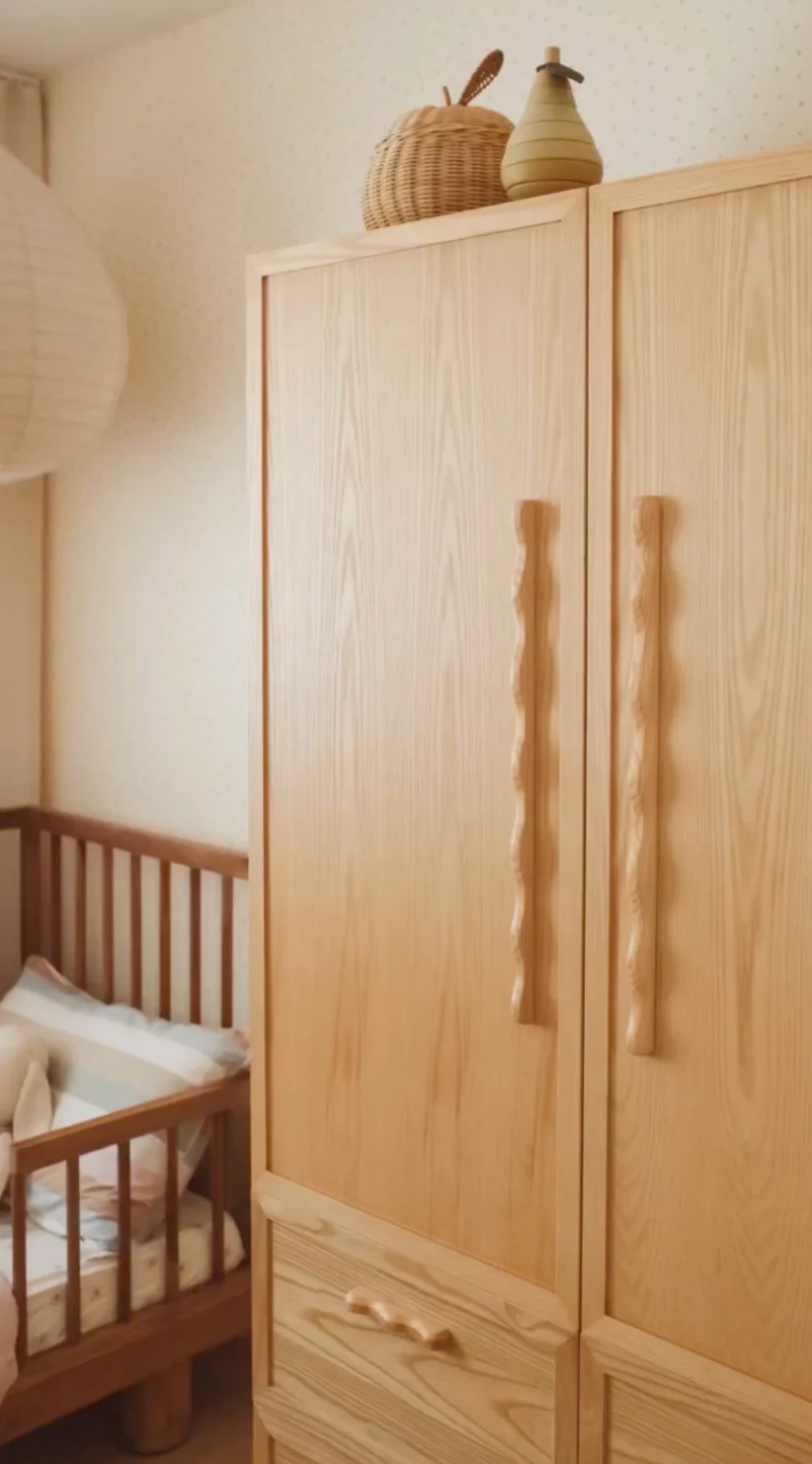 Minimalistic wardrobe in teak wood with natural finish