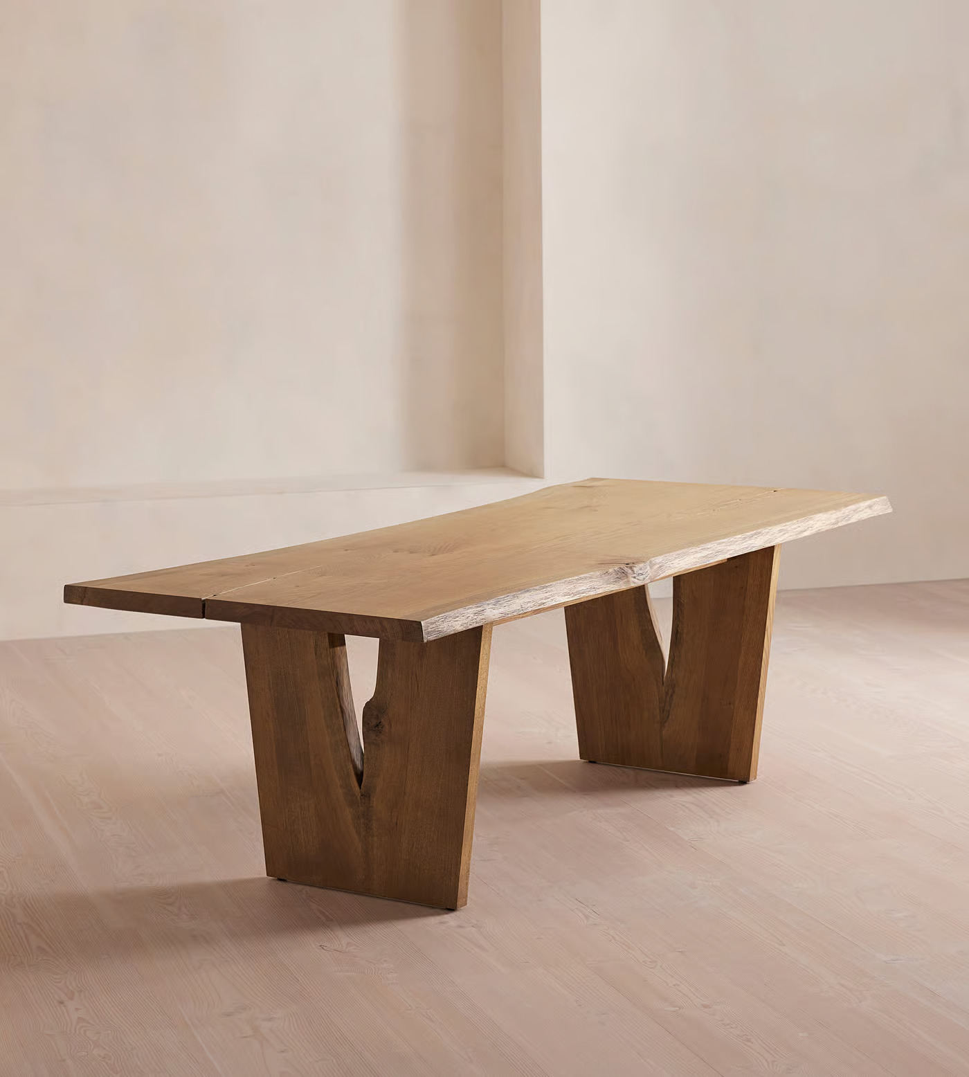 Rectangular dining table in teak wood with natural finish