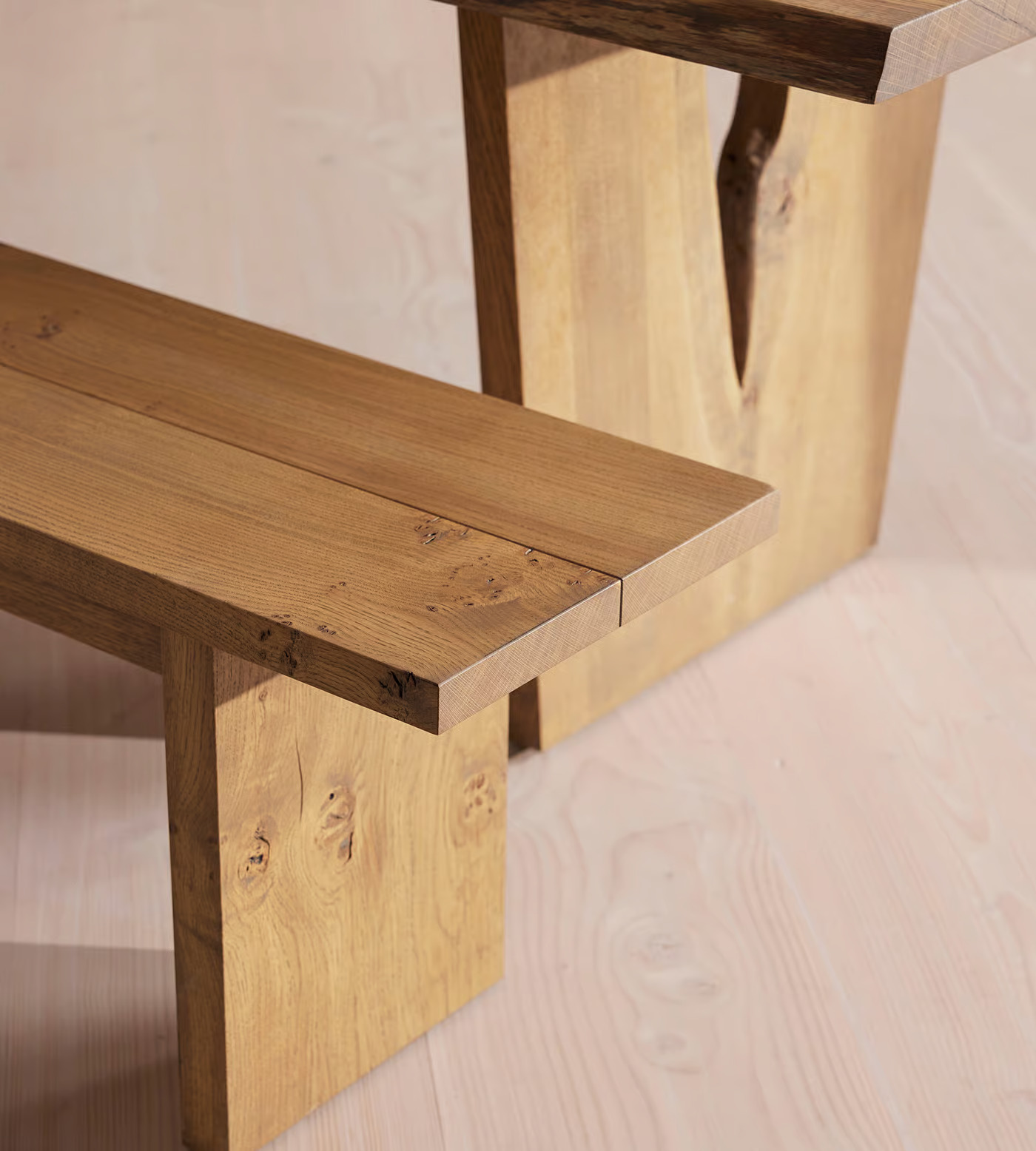 Rectangular dining table in teak wood with natural finish