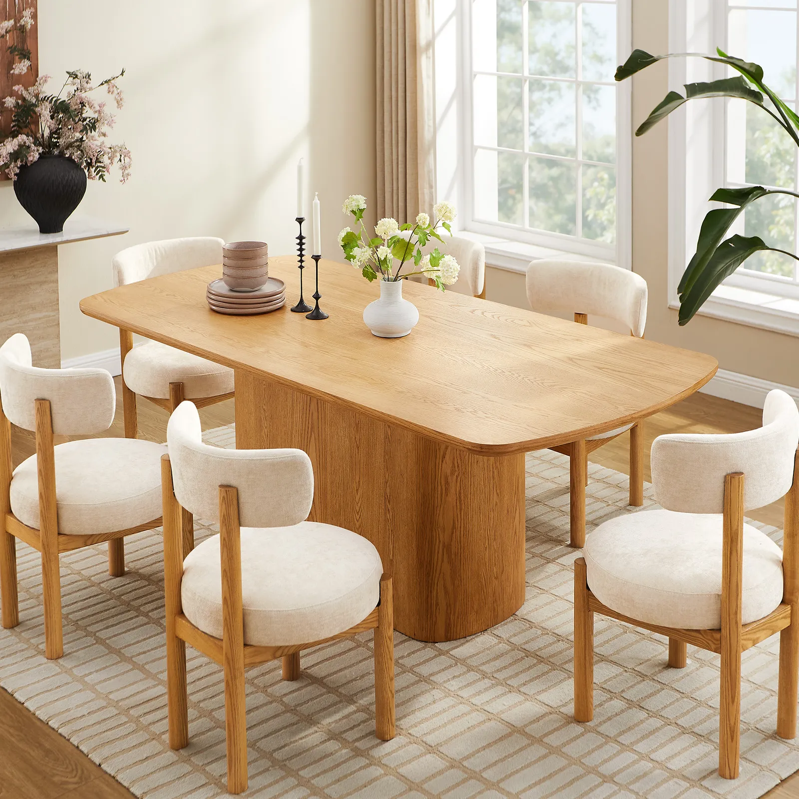 Ravello dining table in teak wood with natural finish Ravello dining table in teak wood with natural finish