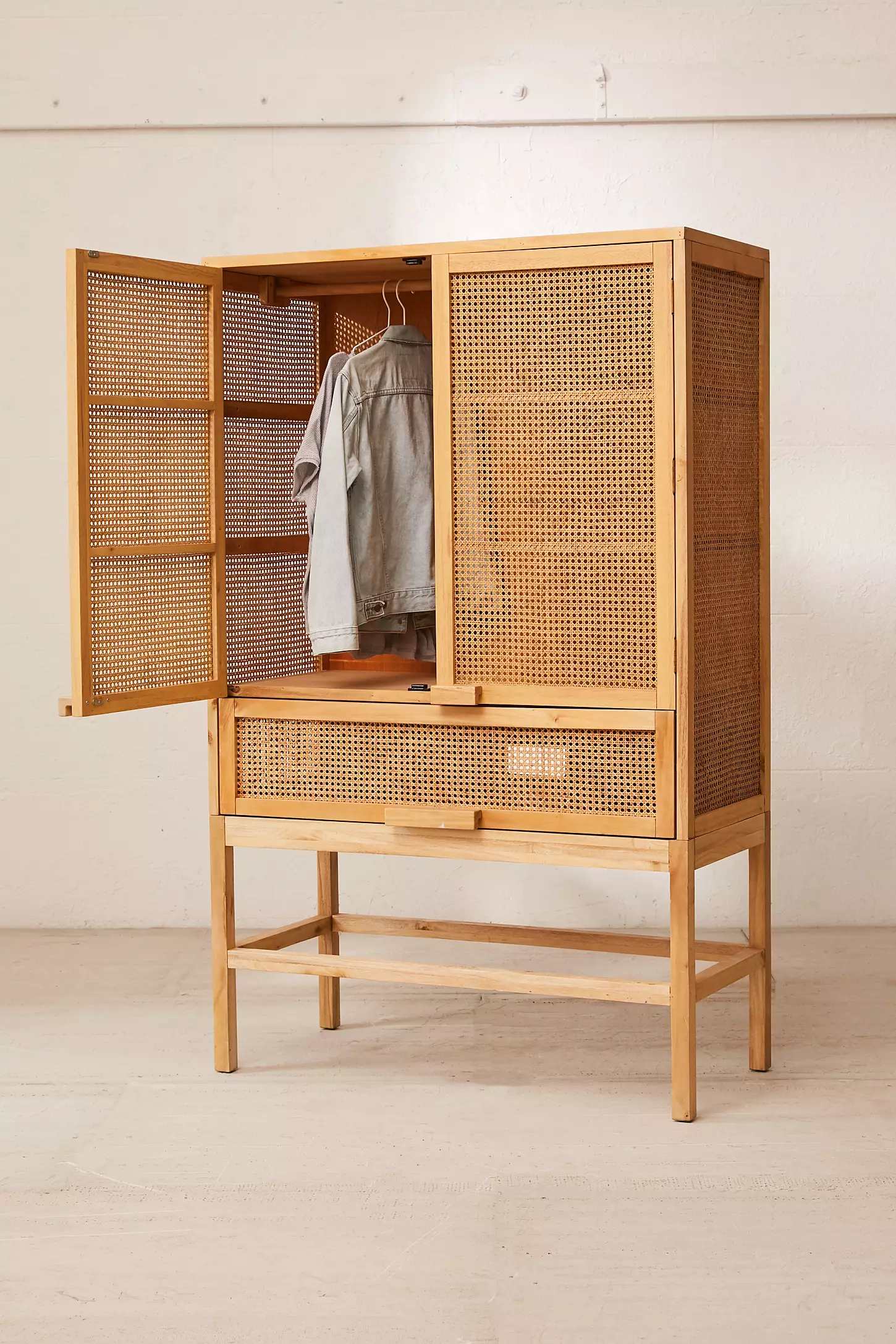 Minicane wooden wardrobe in teak wood with natural finish