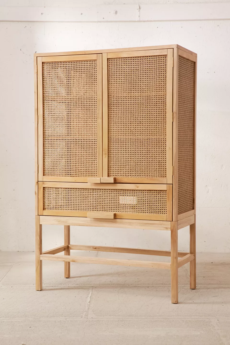 Minicane wooden wardrobe in teak wood with natural finish