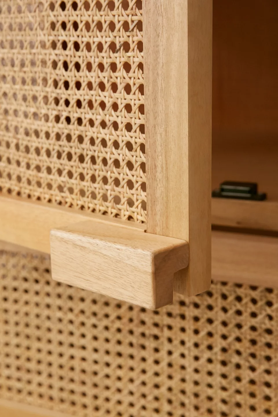 Minicane wooden wardrobe in teak wood with natural finish