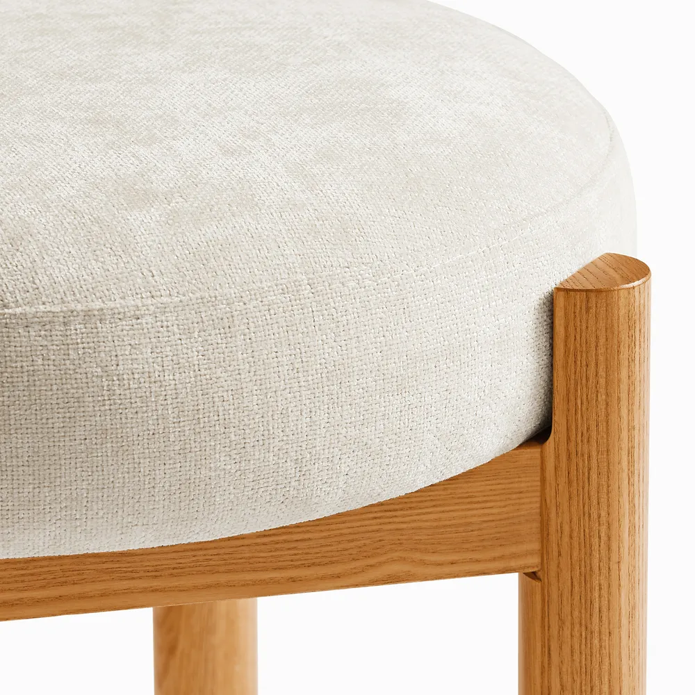 Oatley dining chair in teak wood with natural finish Oatley dining chair in teak wood with natural finish