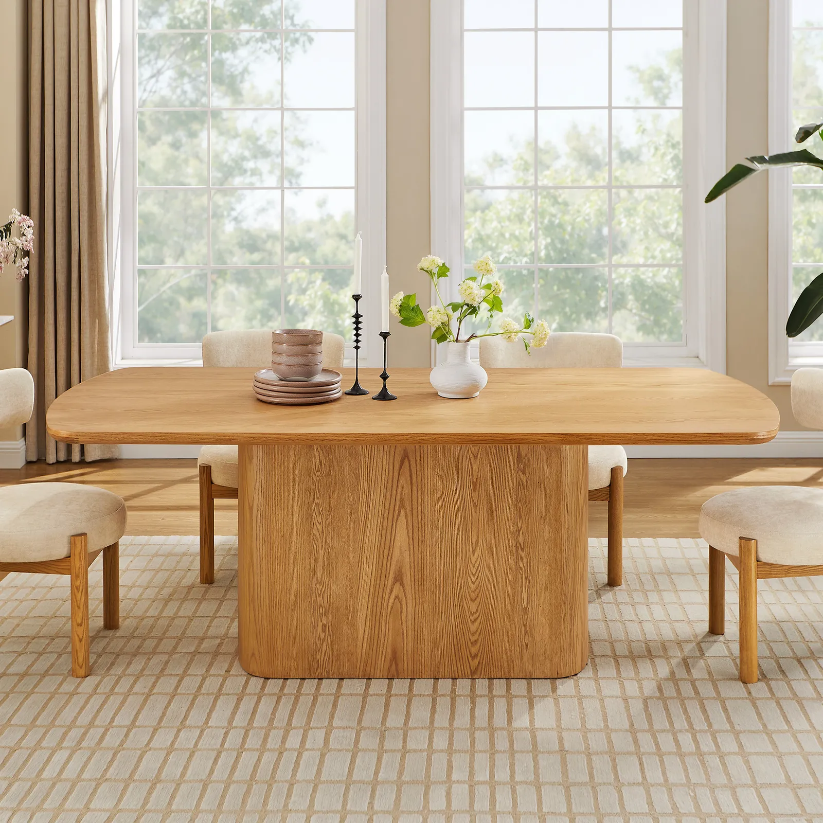 Ravello dining table in teak wood with natural finish Ravello dining table in teak wood with natural finish