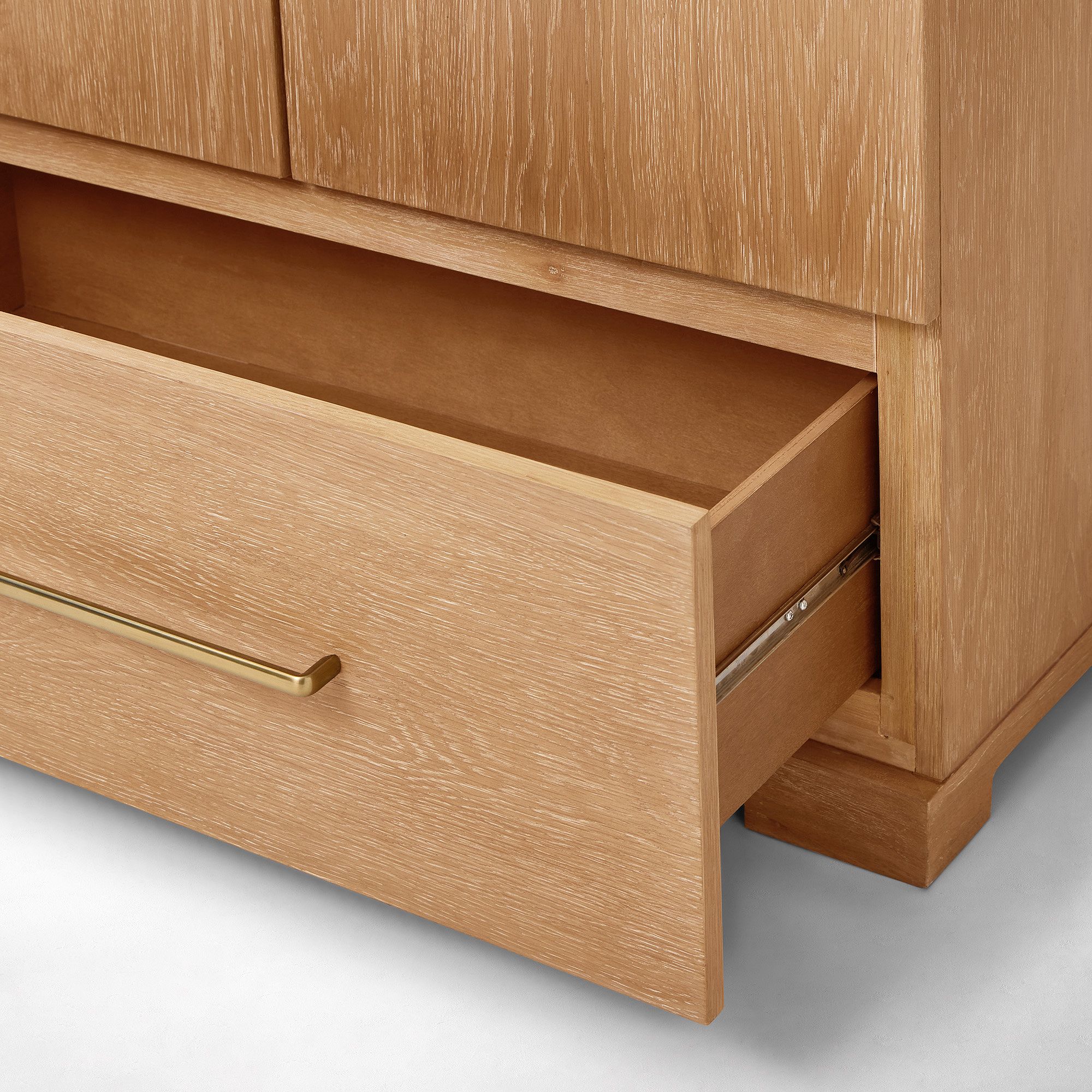 Arched wardrobe in teak wood with natural finish