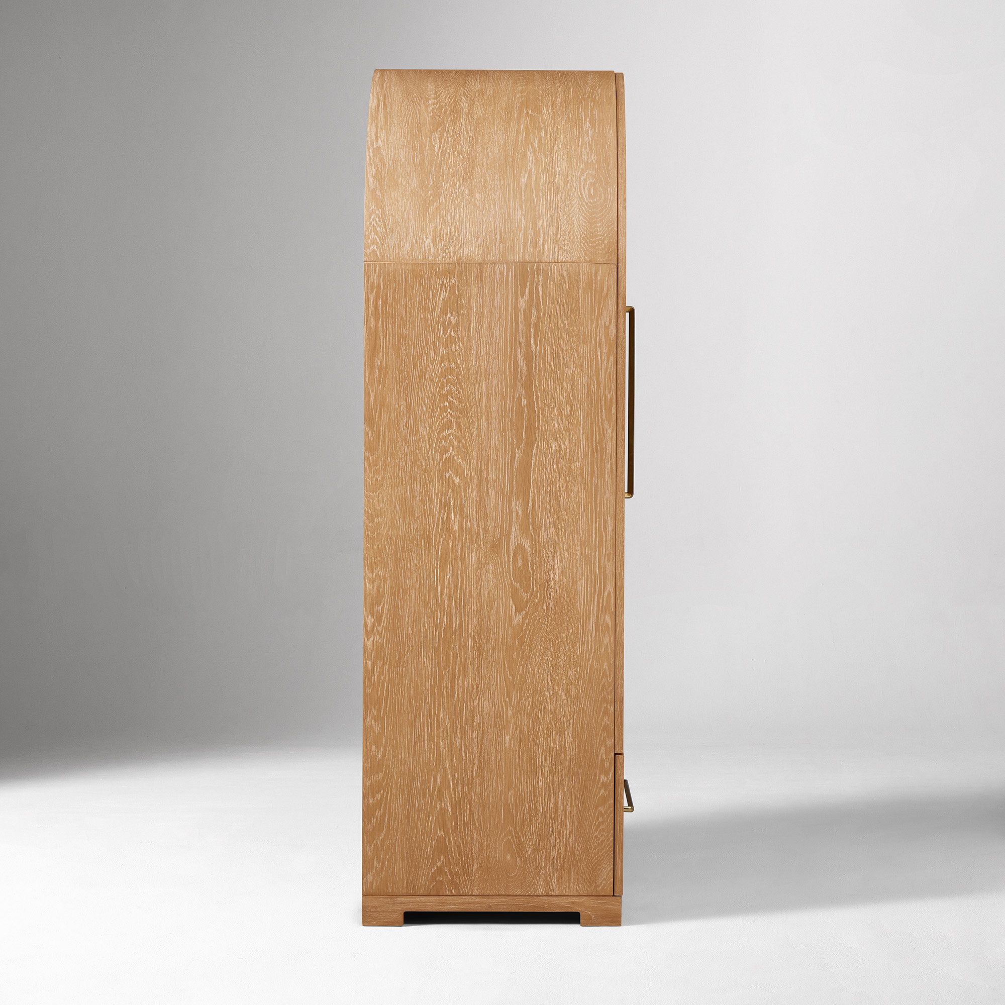 Arched wardrobe in teak wood with natural finish