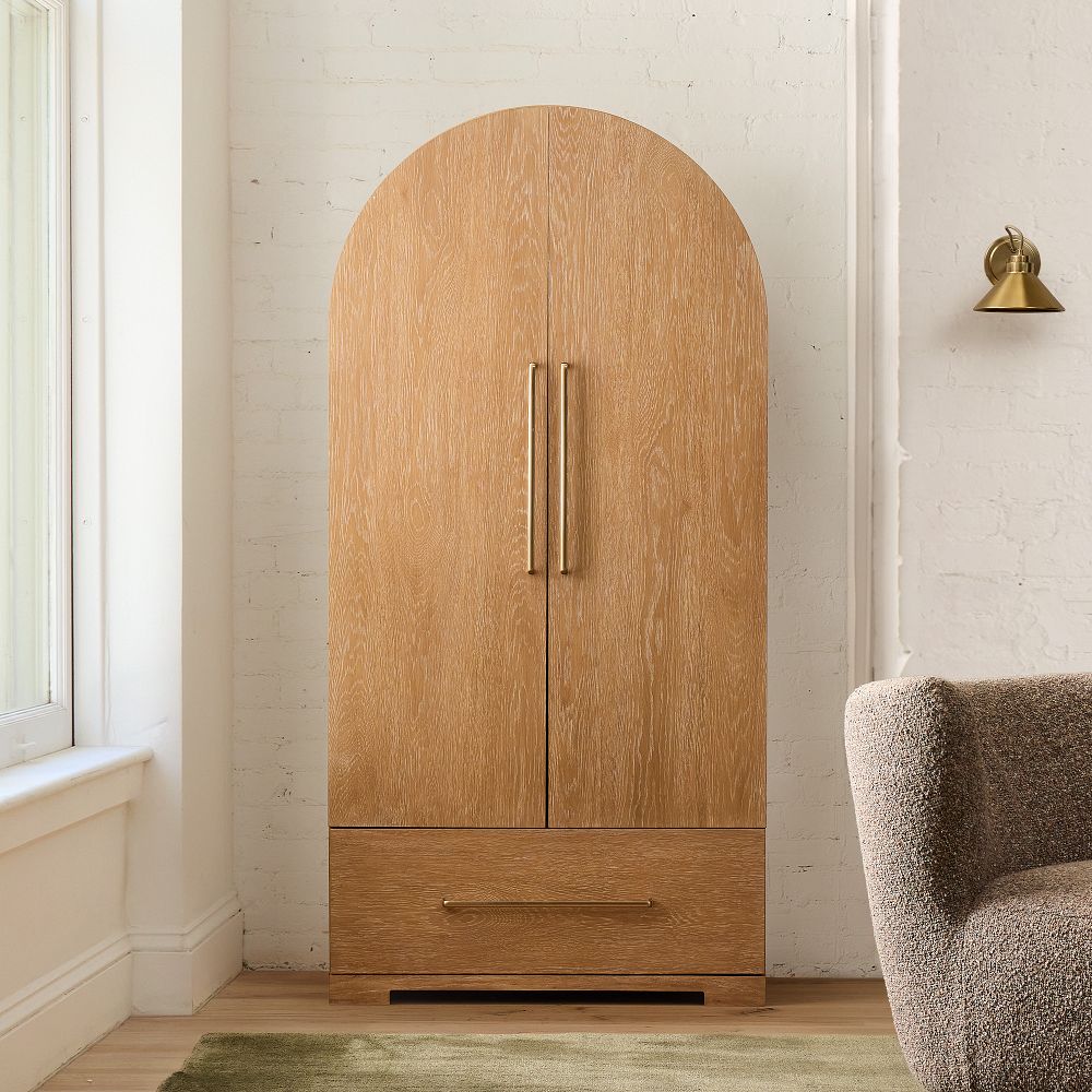 Arched wardrobe in teak wood with natural finish