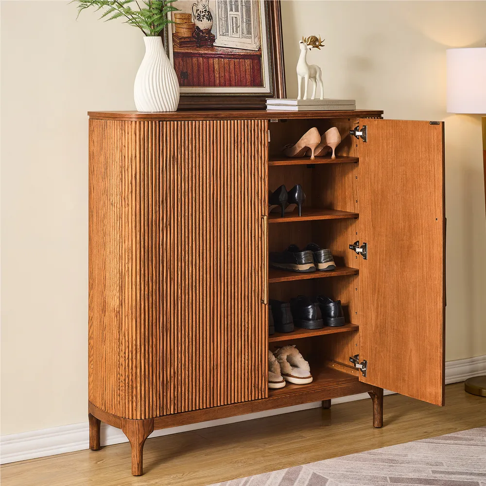 Royal shoe storage in teak wood with upholstered top Royal shoe storage in teak wood with upholstered top