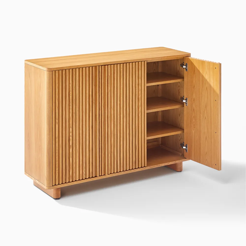 Wooden shoe storage in teak wood with upholstered top