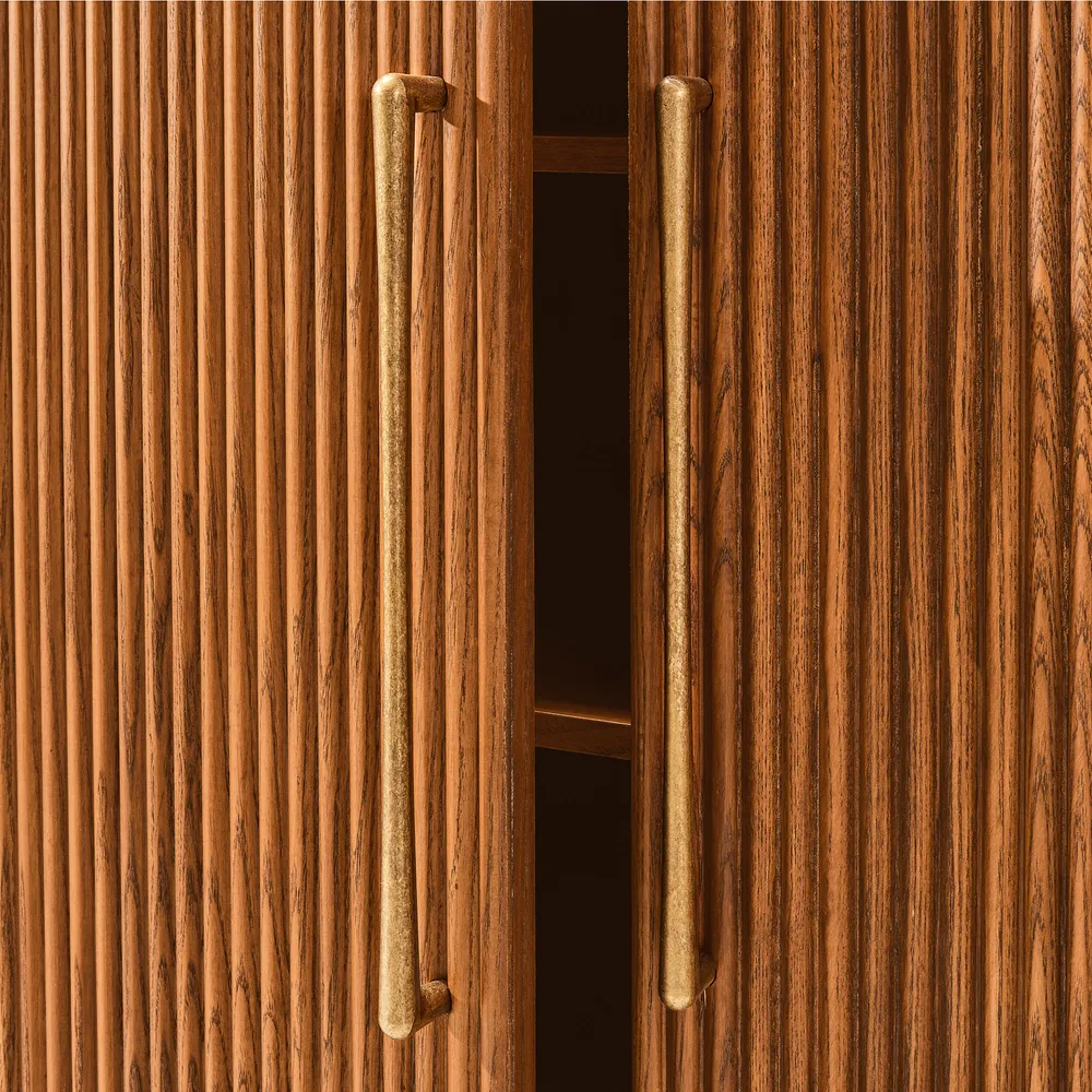 Royal shoe storage in teak wood with upholstered top Royal shoe storage in teak wood with upholstered top