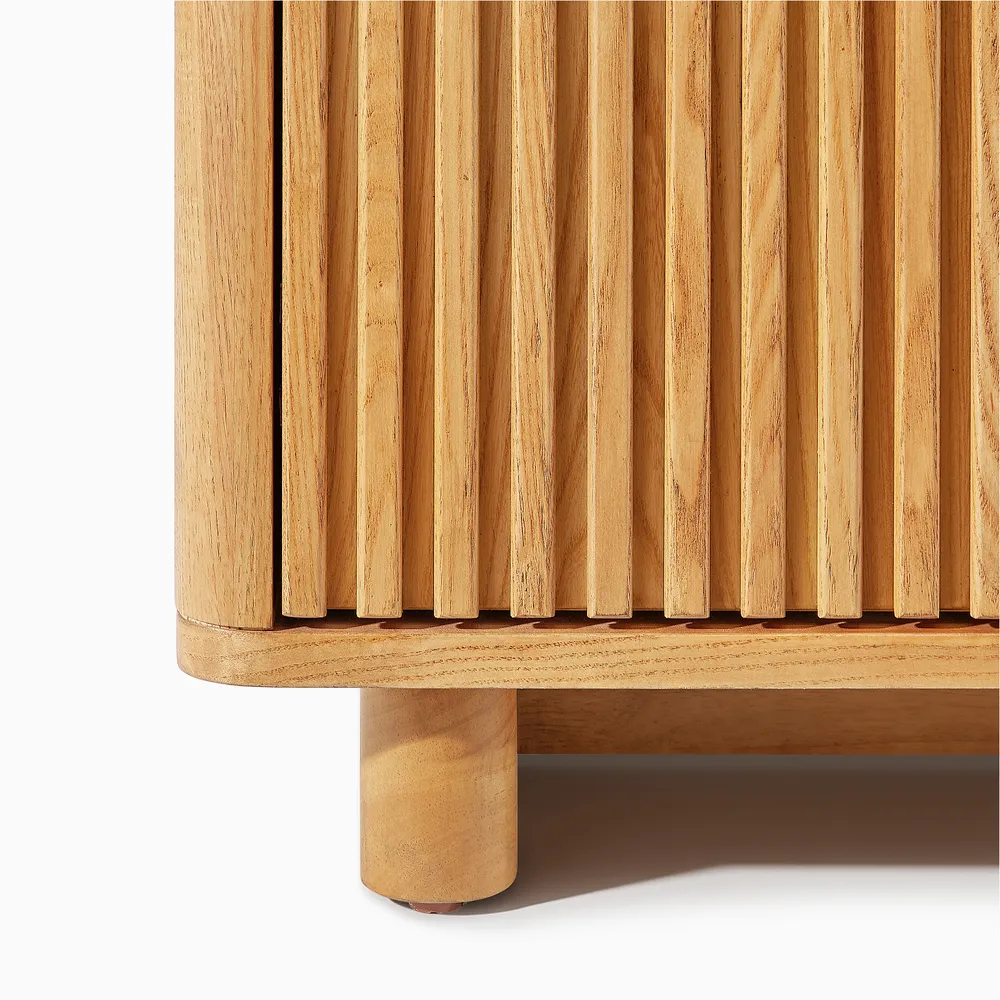 Wooden shoe storage in teak wood with upholstered top