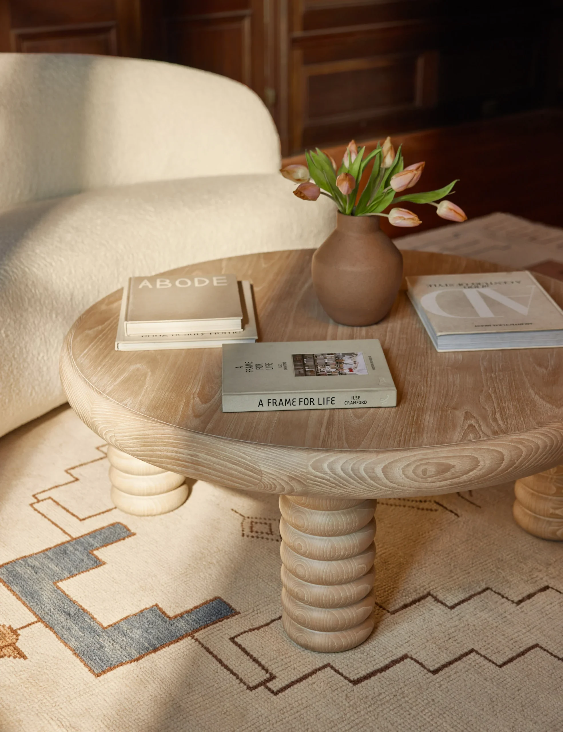 Amber coffee table in teak wood with natural finish