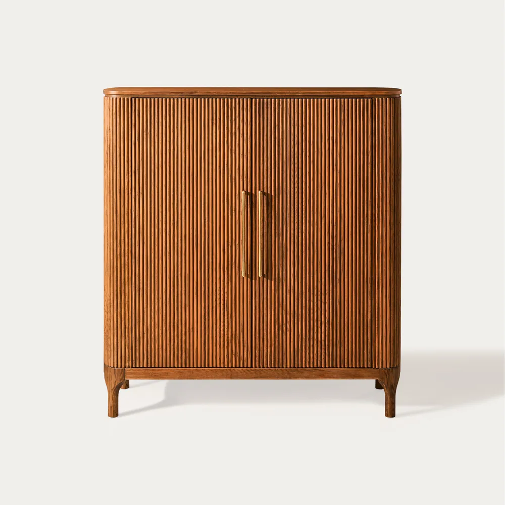 Royal shoe storage in teak wood with upholstered top Royal shoe storage in teak wood with upholstered top