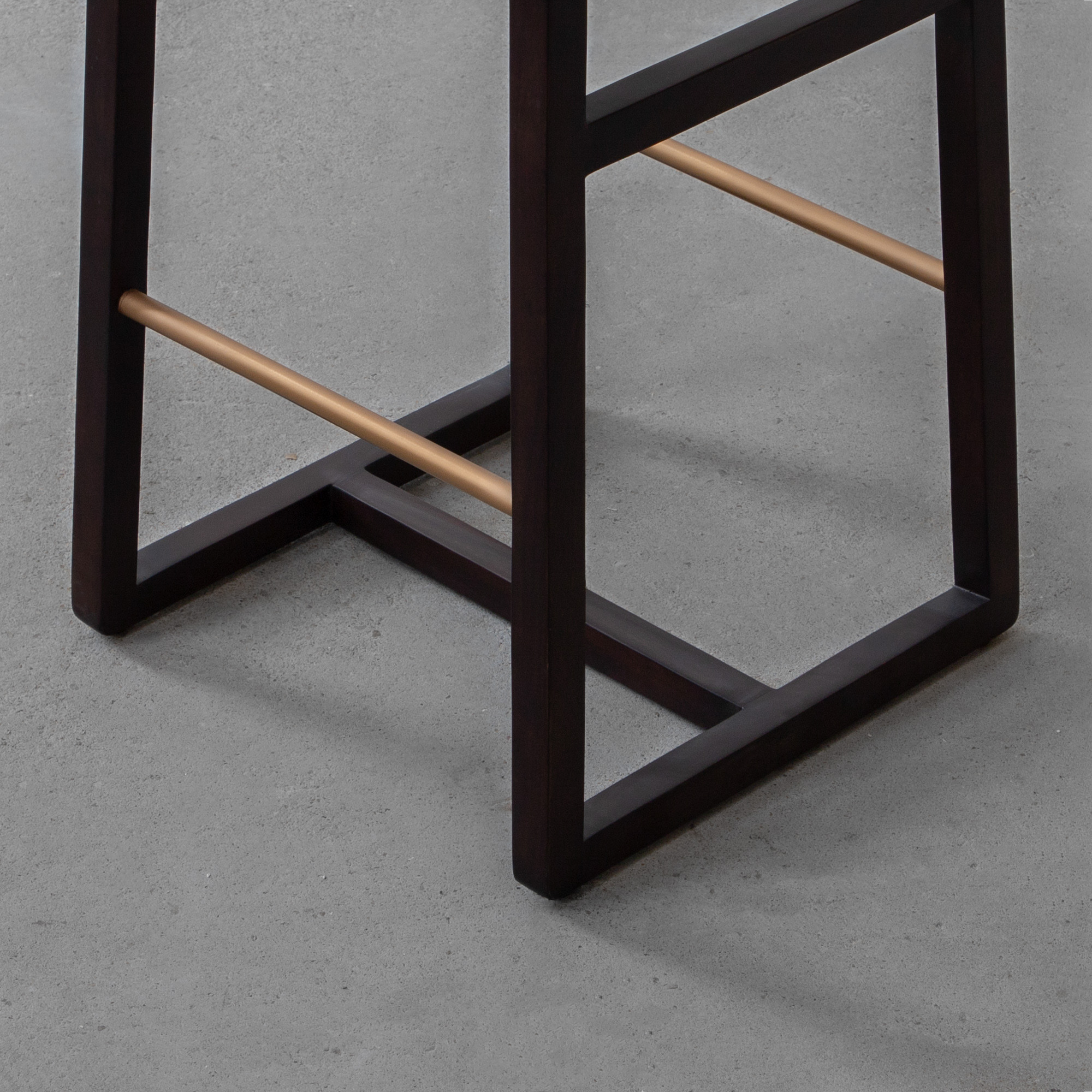 Rattan bar stool in teak wood with natural brown finish