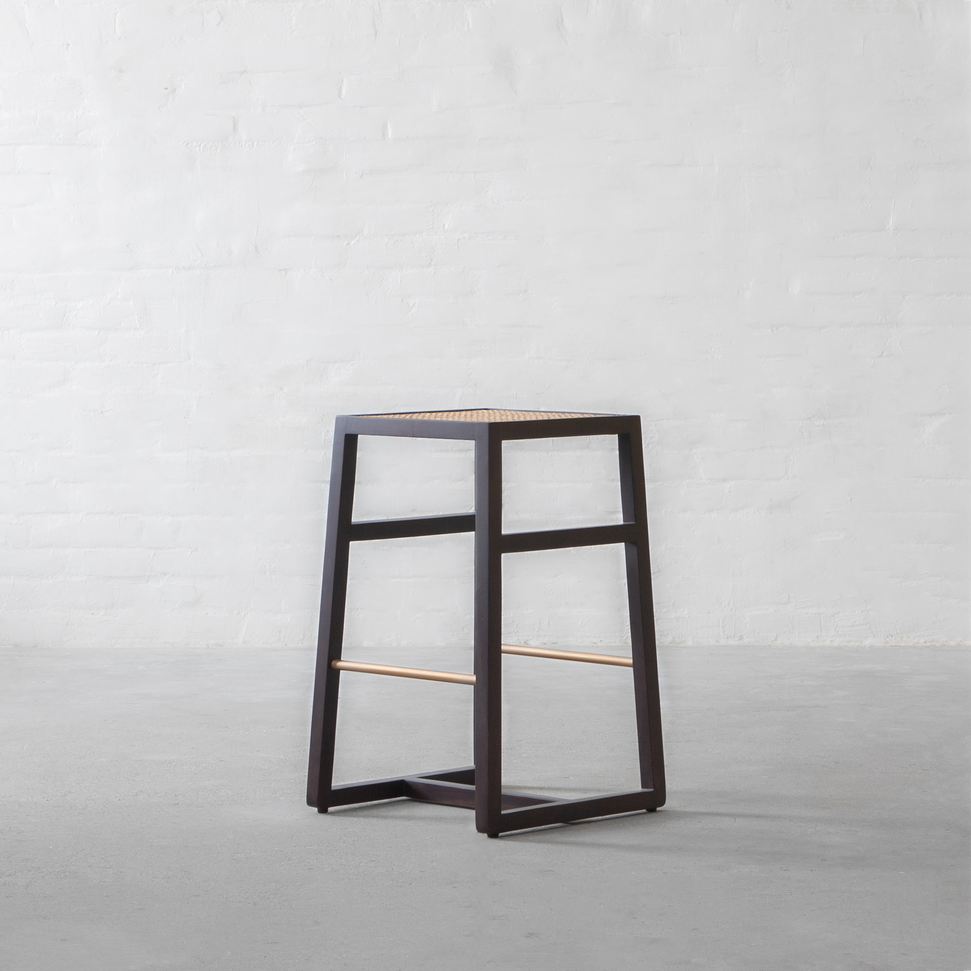 Rattan bar stool in teak wood with natural brown finish