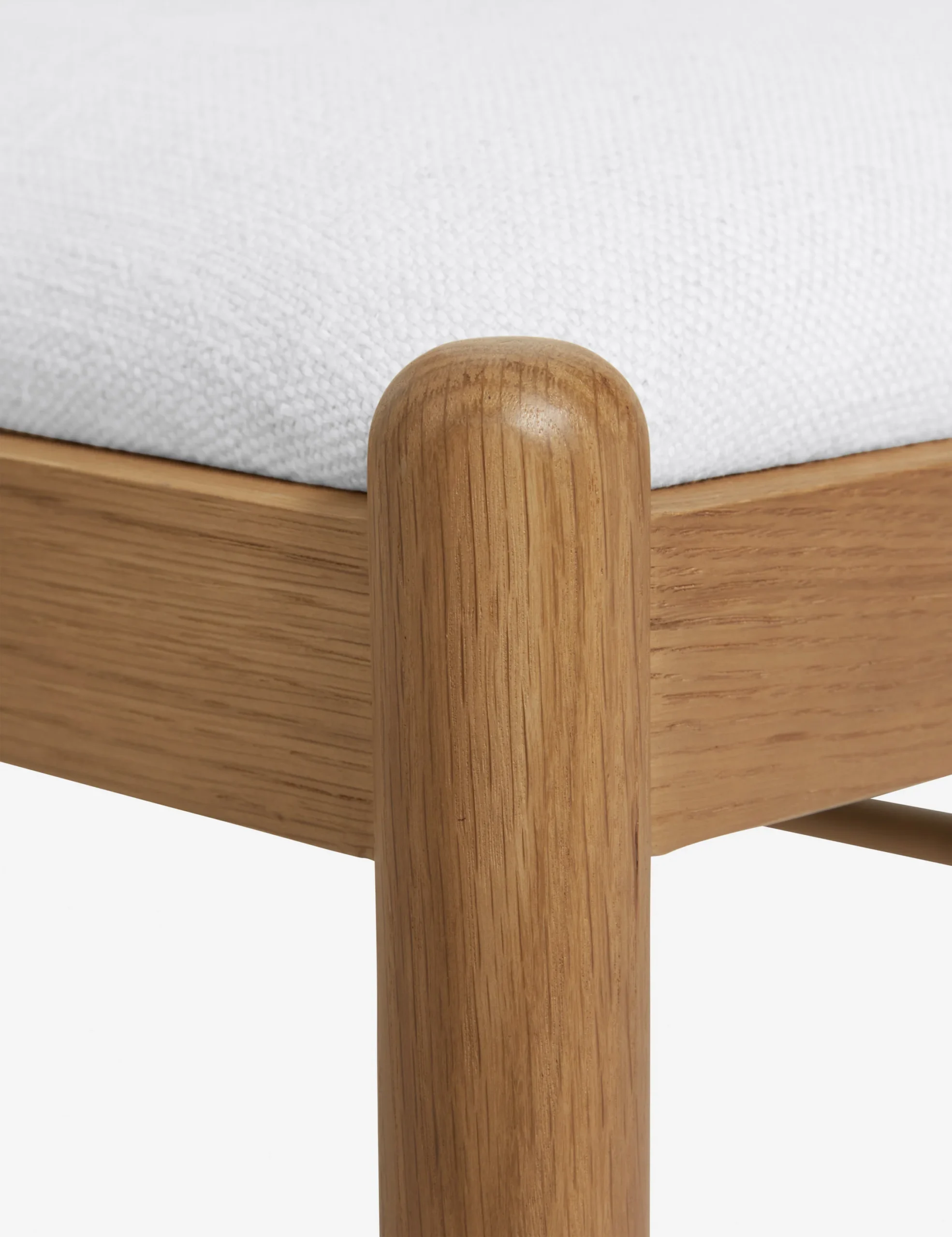 Elara dining set in solid teak wood with natural finish