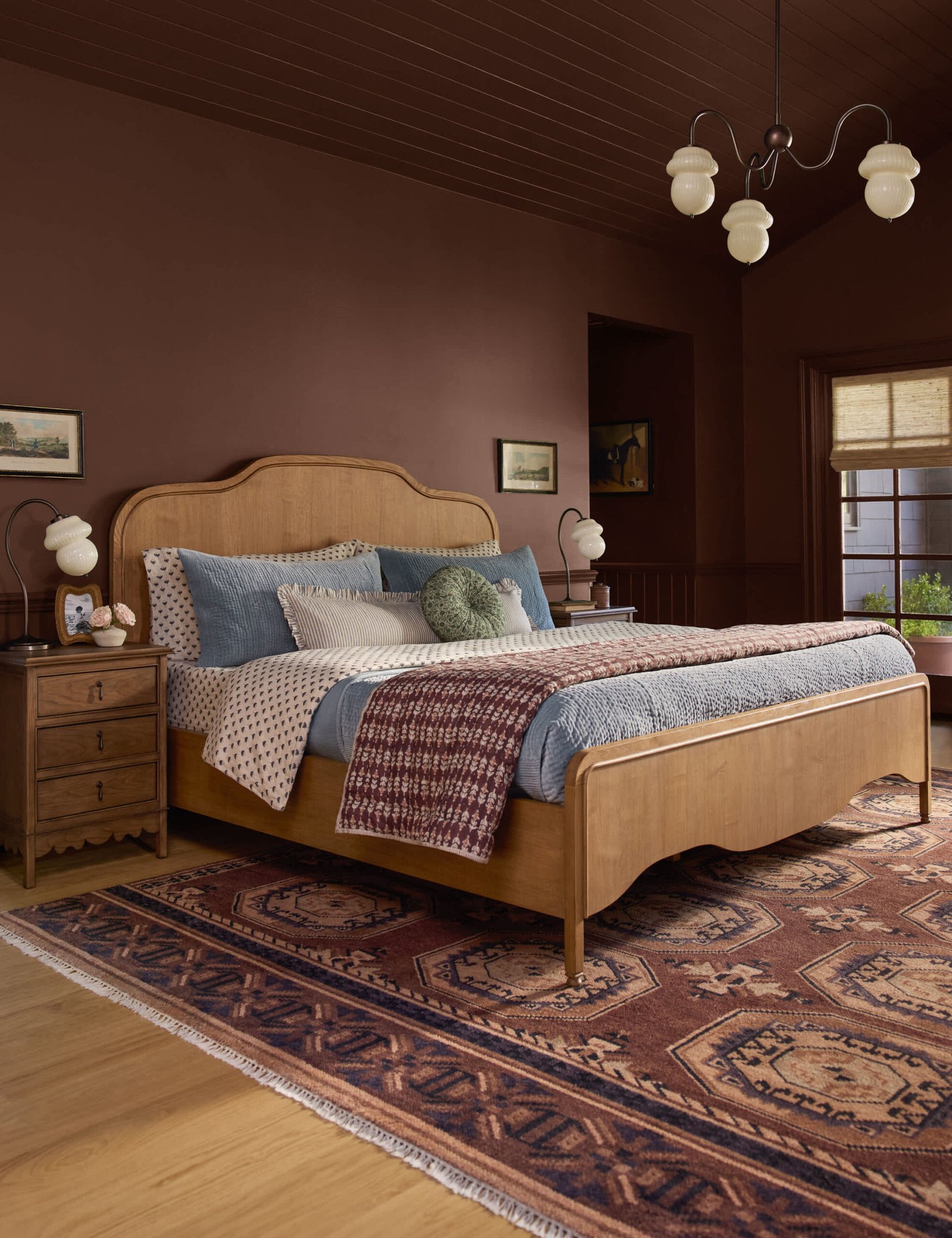 Maple wooden bed in teak wood with natural brown finish